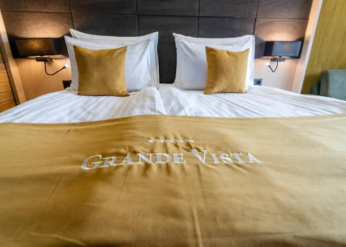 Grande Vista & Hotel Tsigov Chark